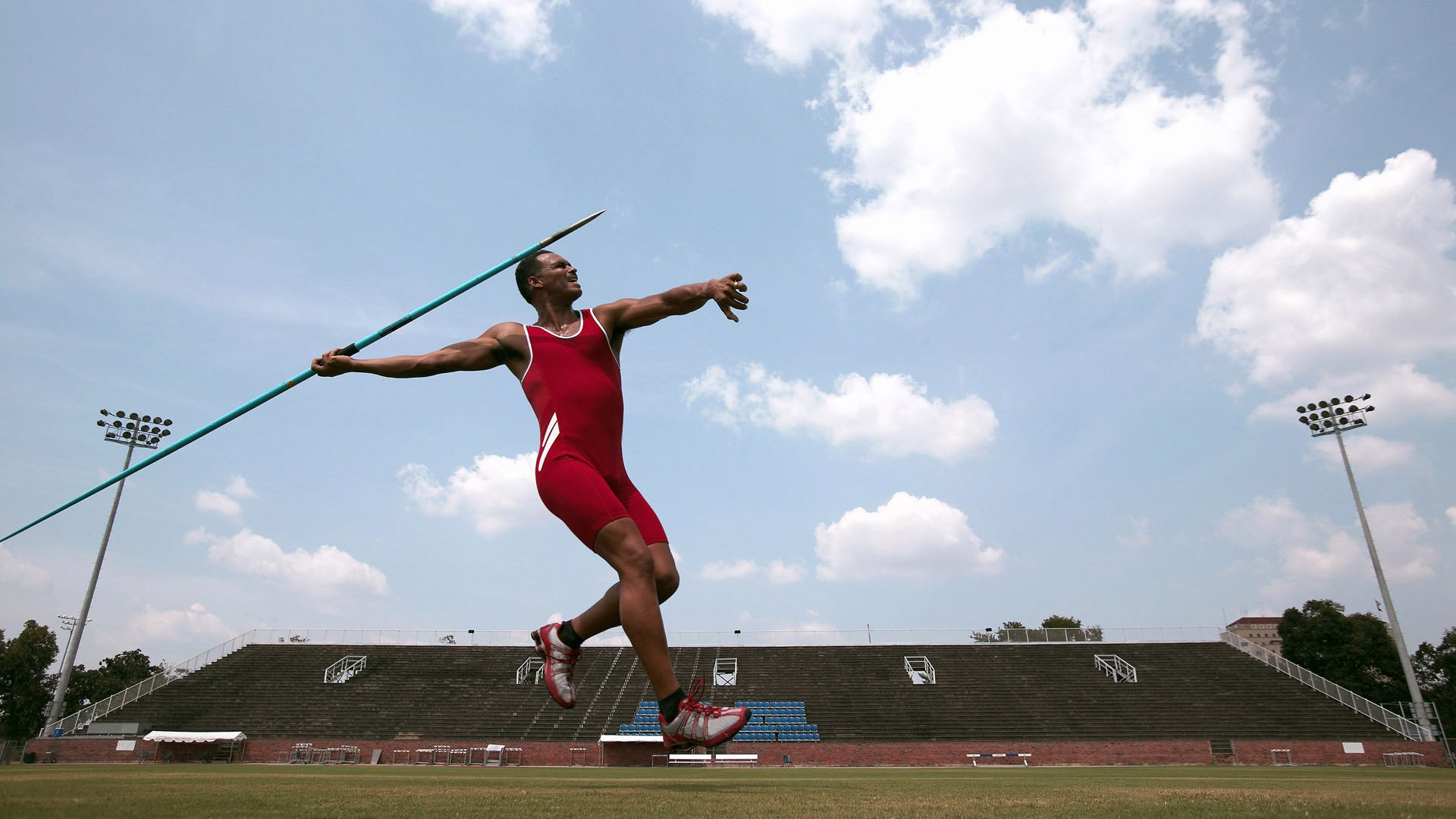 外援角色定义模糊削弱团队协作