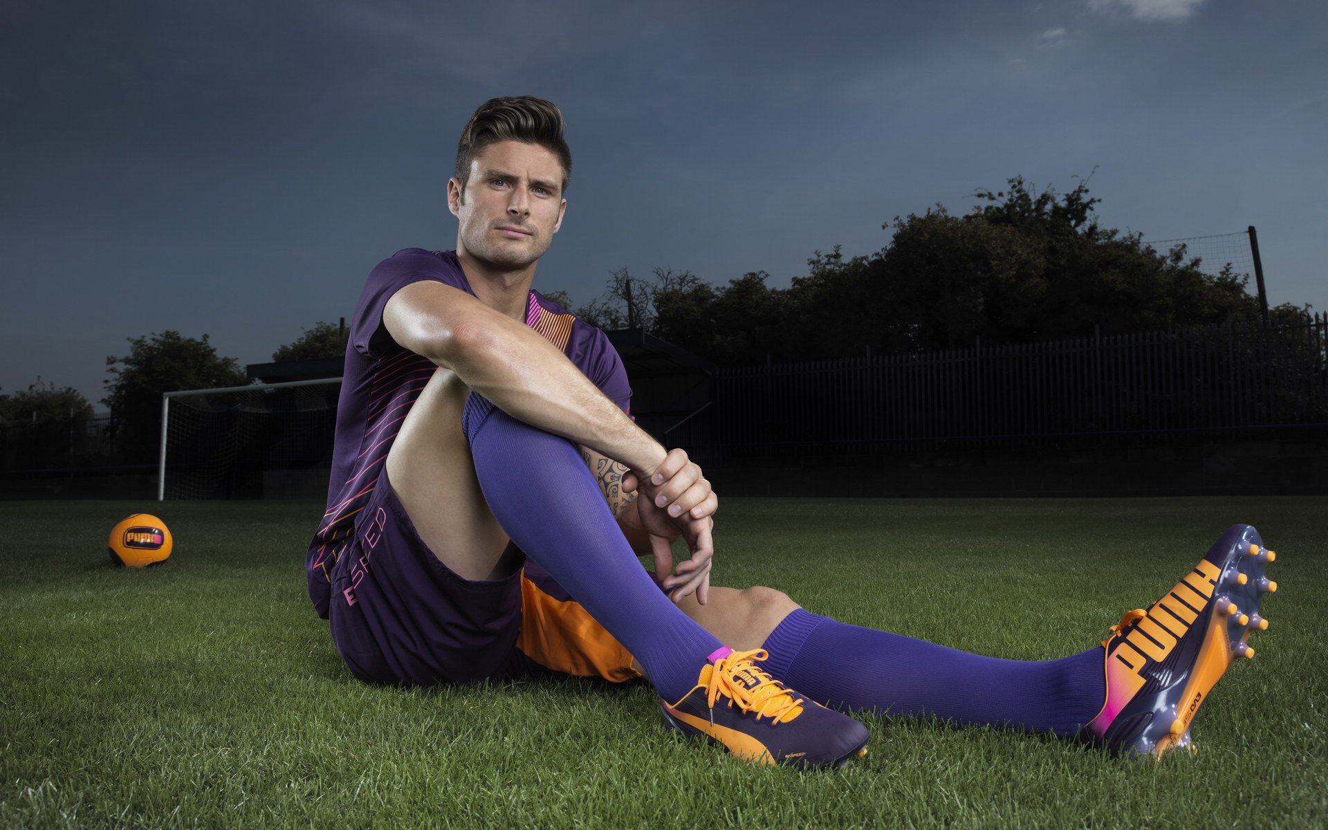 拉恩：凭借超强的爆发力，他能在几秒钟内打破对方防线，拉恩拉恩是什么歌